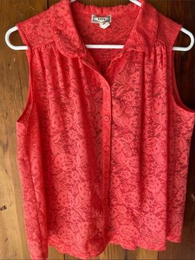 Kirra Coral Lace Sleeveless Button-Up Blouse